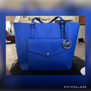 Michael Kors Jet Set Large Leather Pocket Tote